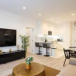 Skyline Lofts By Lovelystay Apartmán *