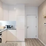 Skyline Lofts By Lovelystay Apartmán *