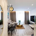 Апартаменты Skyline Lofts By Lovelystay Матозиньюш