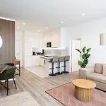 Skyline Lofts By Lovelystay Apartmán *