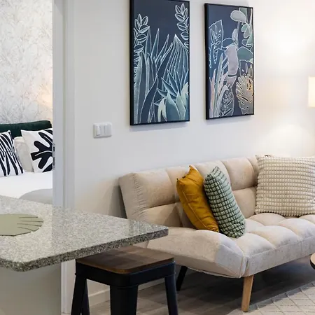 Skyline Lofts By Lovelystay Apartmán *