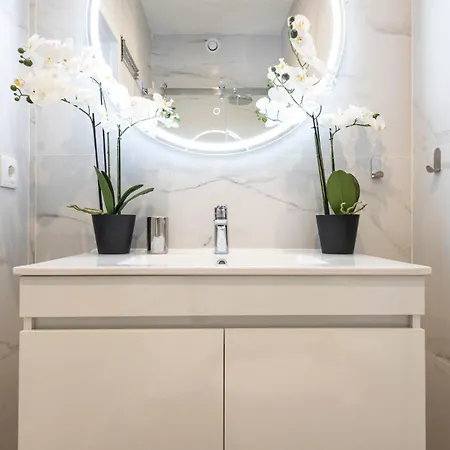 Skyline Lofts By Lovelystay *