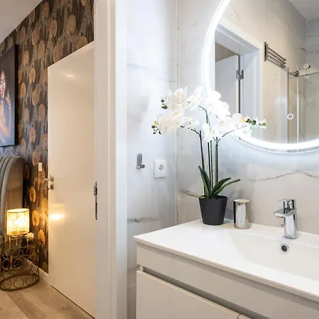 Skyline Lofts By Lovelystay