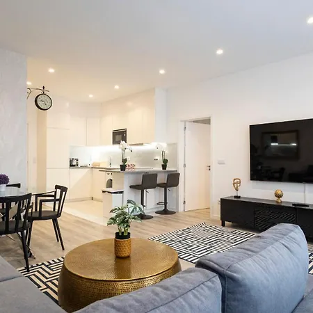 Апартаменты Skyline Lofts By Lovelystay *