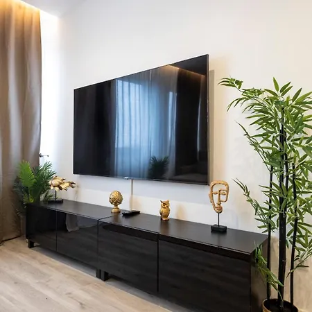 Skyline Lofts By Lovelystay Апартаменты