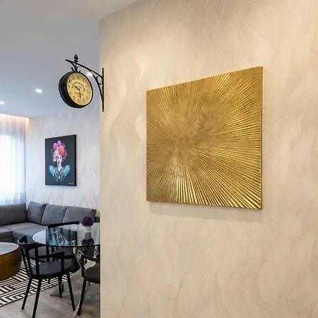 Skyline Lofts By Lovelystay Apartmán *