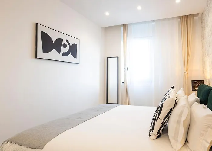 Skyline Lofts By Lovelystay Апартаменты Матозиньюш