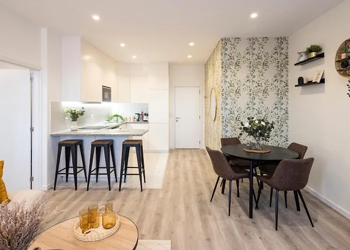 Апартаменты Skyline Lofts By Lovelystay