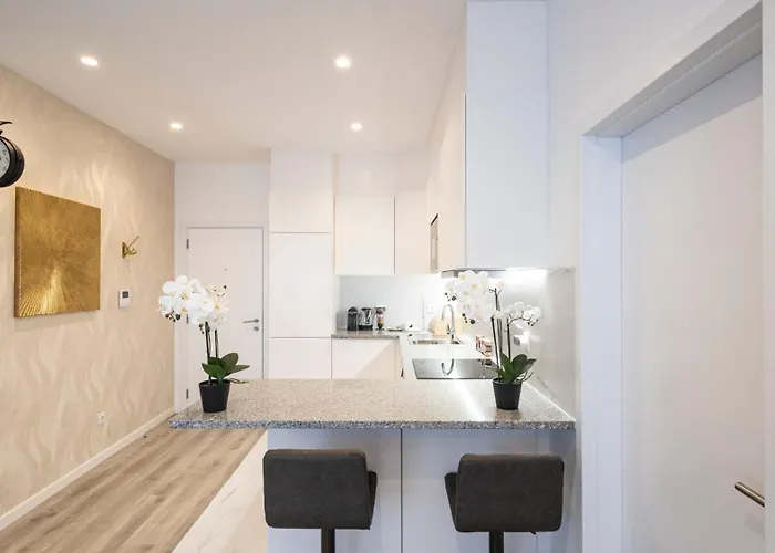 Апартаменты Skyline Lofts By Lovelystay *