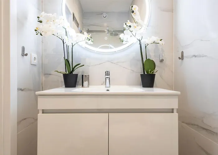 Skyline Lofts By Lovelystay *