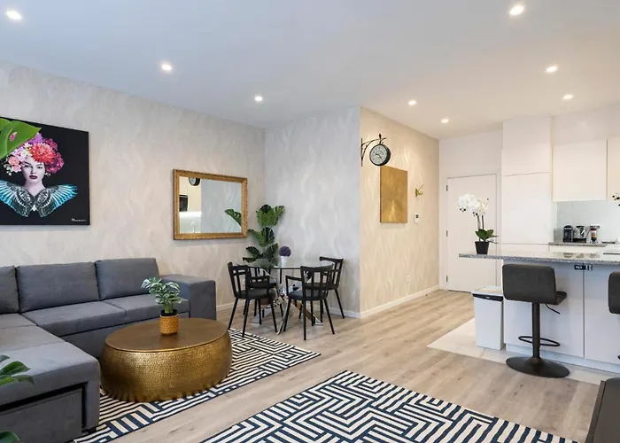 Skyline Lofts By Lovelystay Апартаменты Матозиньюш