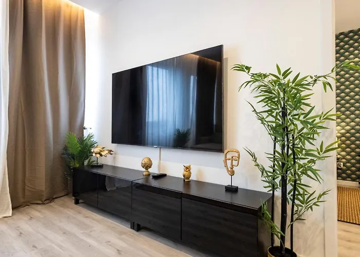 Skyline Lofts By Lovelystay Апартаменты