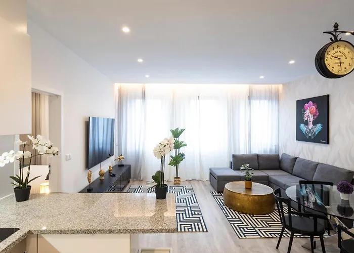 Skyline Lofts By Lovelystay