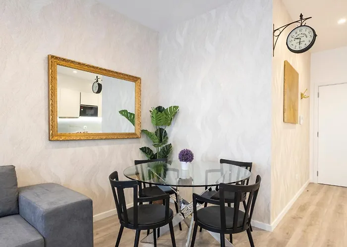 Апартаменты Skyline Lofts By Lovelystay *