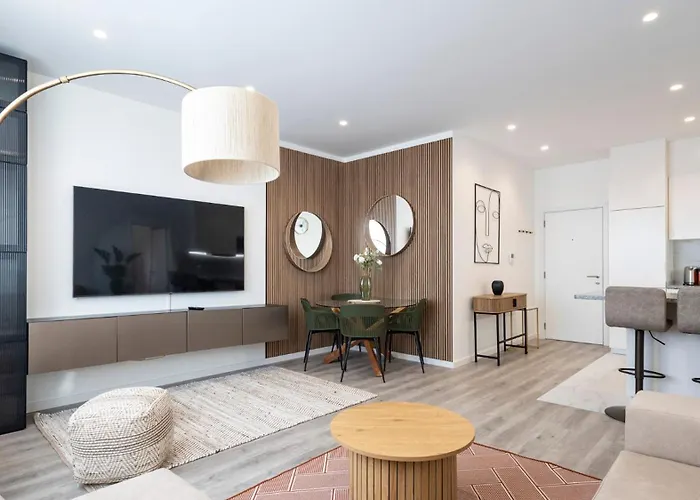 Skyline Lofts By Lovelystay Матозиньюш