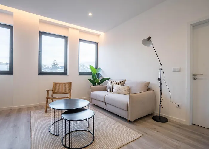 Skyline Lofts By Lovelystay Апартаменты